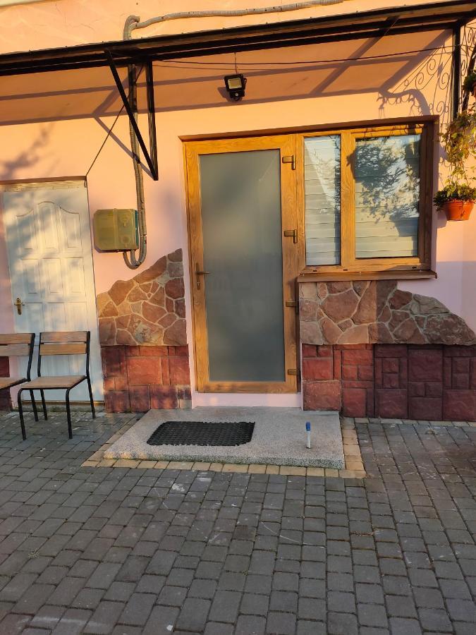 Hotel Rava-Ruska Eksteriør billede